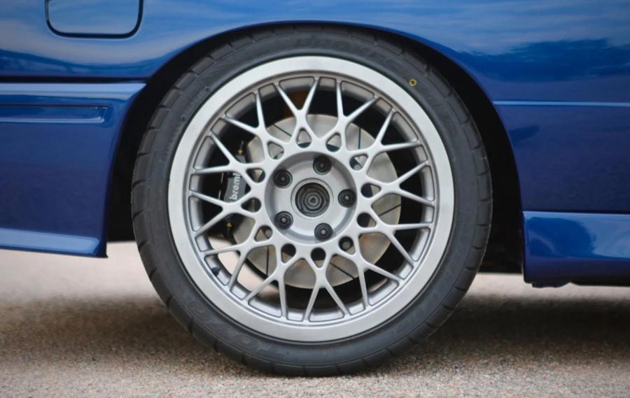 Колеса BMW M3 Coupe (E30) 1988 года  (фото 29 из 118)